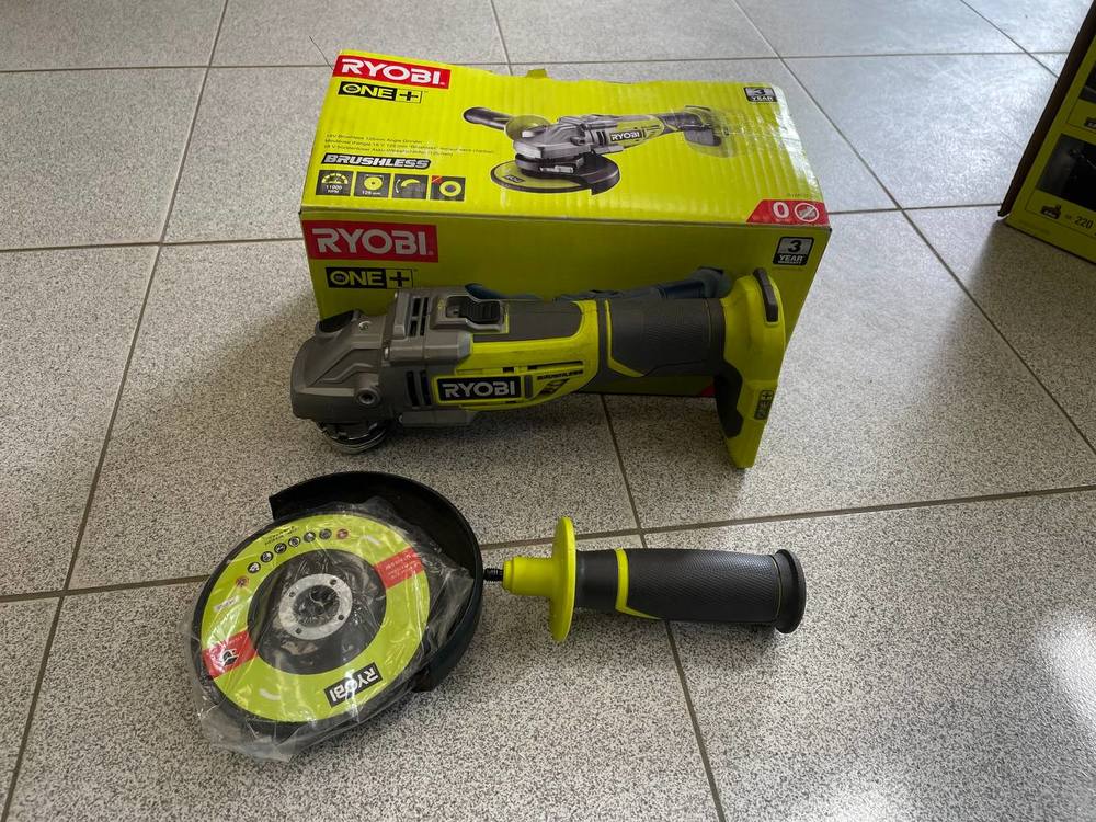 Угловая шлифмашина Ryobi R18AG
