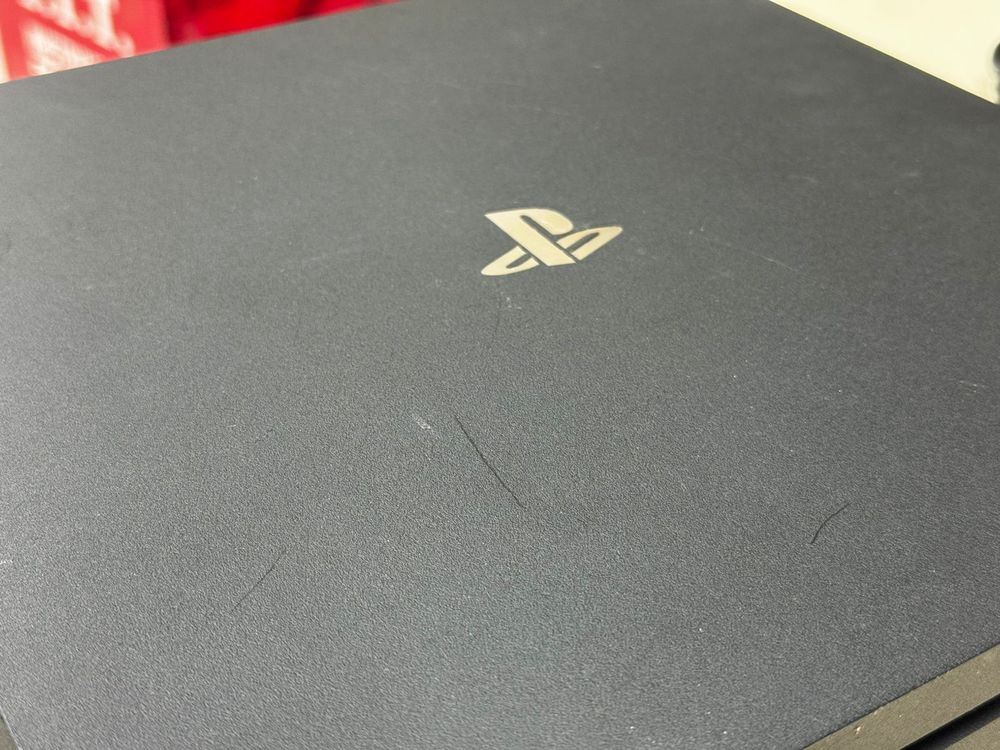 Игровая приставка PlayStation 4 Pro 1Tb