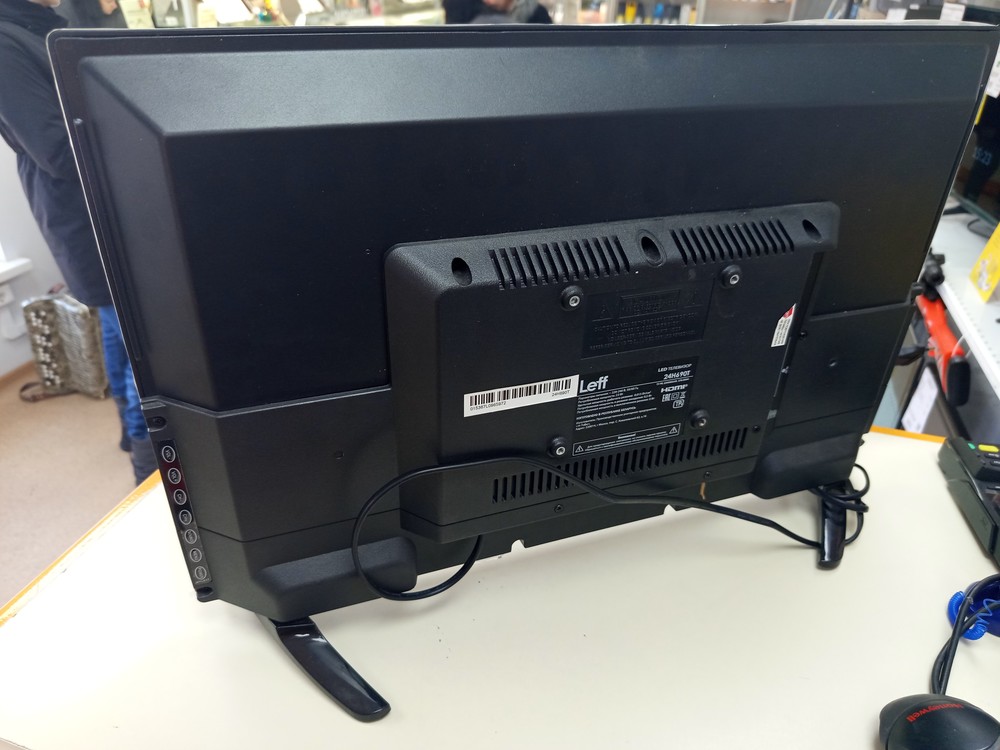 LED Телевизор Leff 24H690T