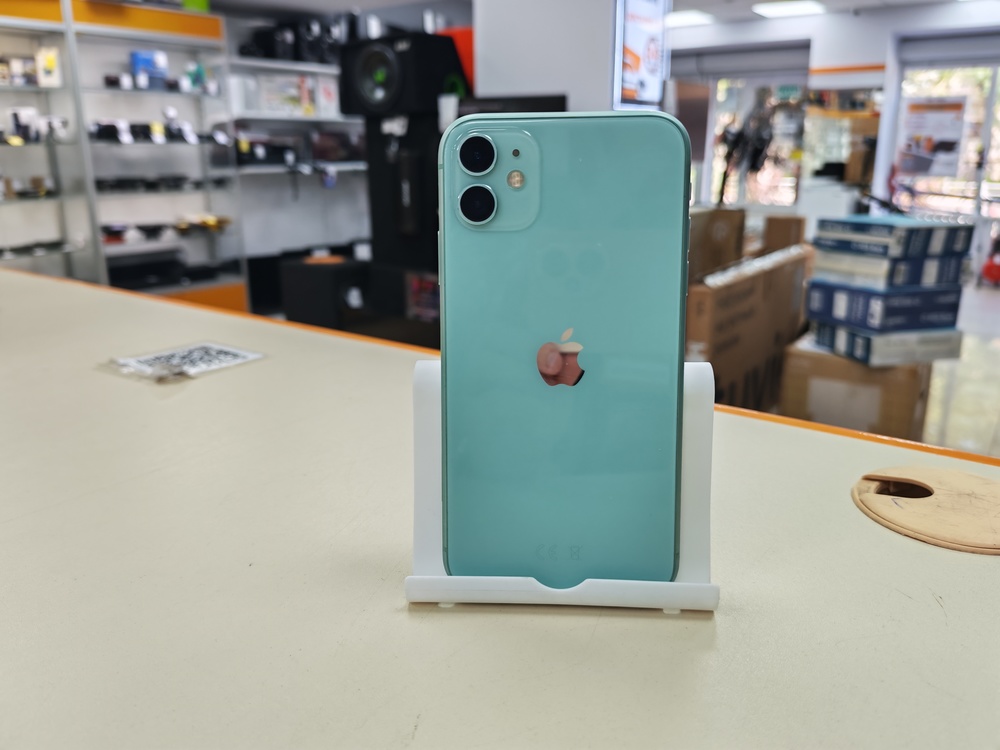 Смартфон Apple iPhone 11 64Gb
