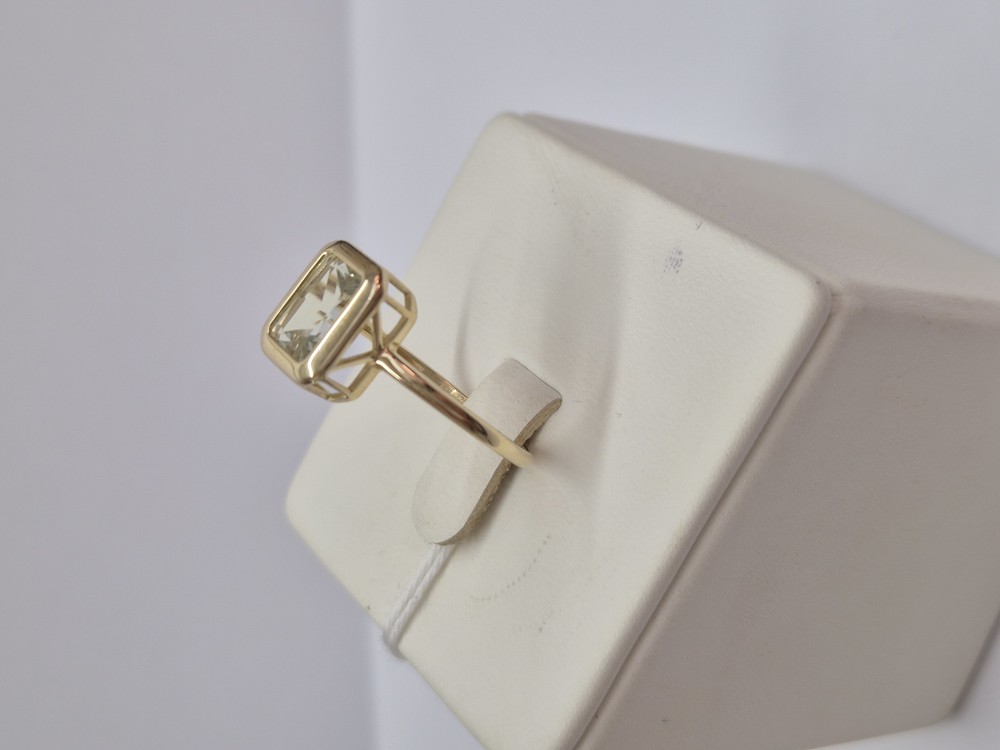 КОЛКМ585 КОЛЬЦО С КАМНЕМ (Au 585)