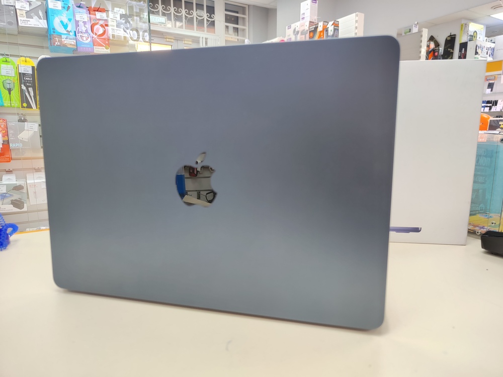 Ноутбук Apple MacBookAir 13 дюймов M2 A2681 (2022)