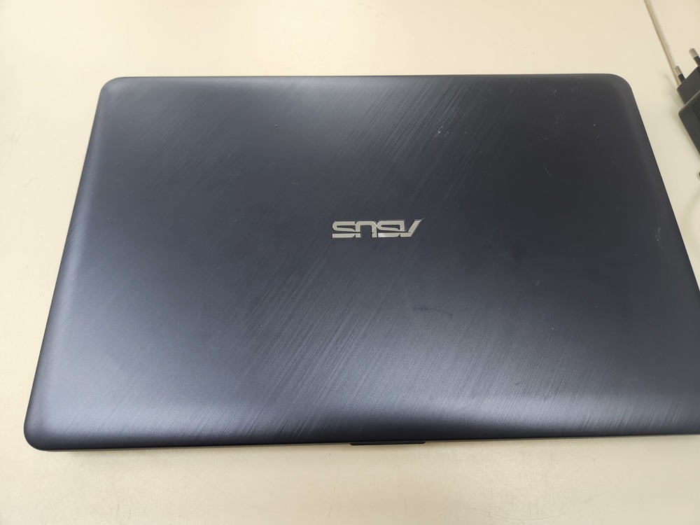 Ноутбук ASUS; Celeron N4020, Intel UHD Graphics, 4 Гб, 120 Гб, Нет