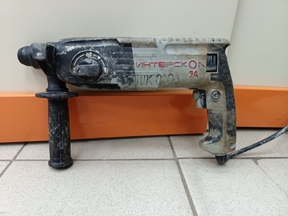 Перфоратор Интерскол П-20/550ЭР
