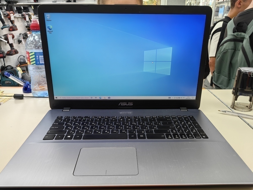 Ноутбук ASUS; Core i3-6006U, GeForce MX110, 12 Гб, 120 Гб, 1 Tb
