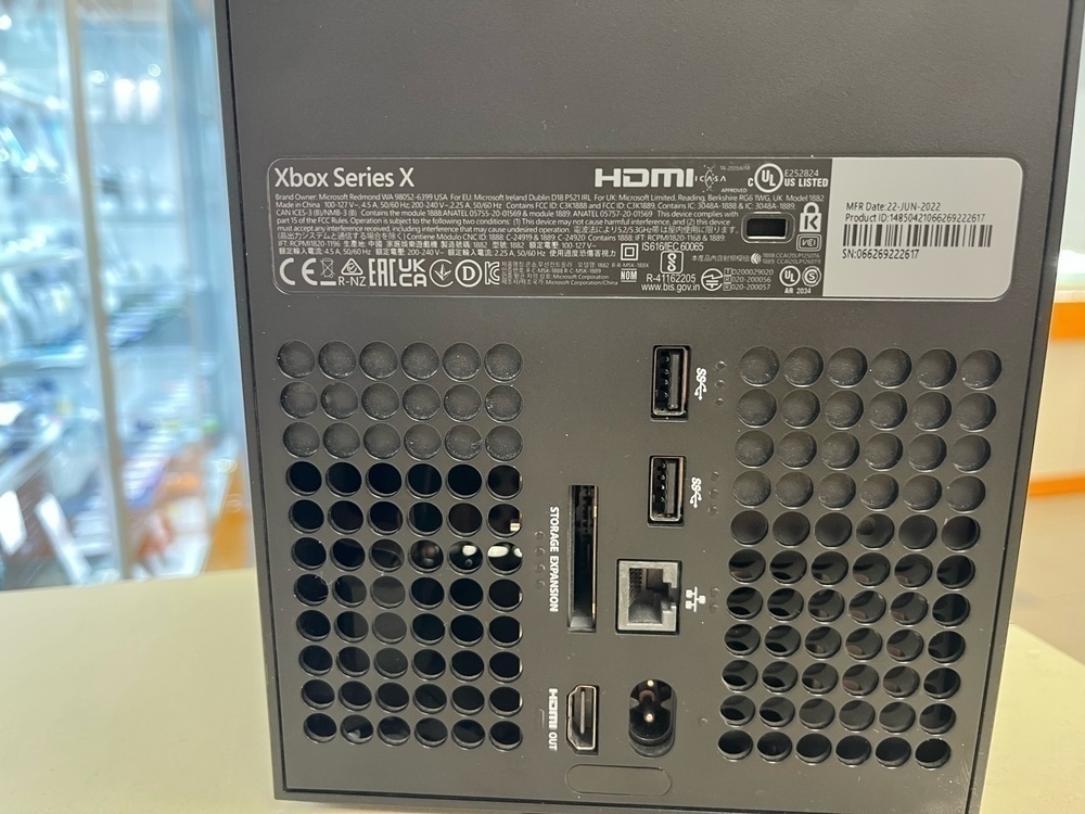 Игровая приставка Xbox Series X 1Tb Игровая приставка Xbox Series X 1Tb