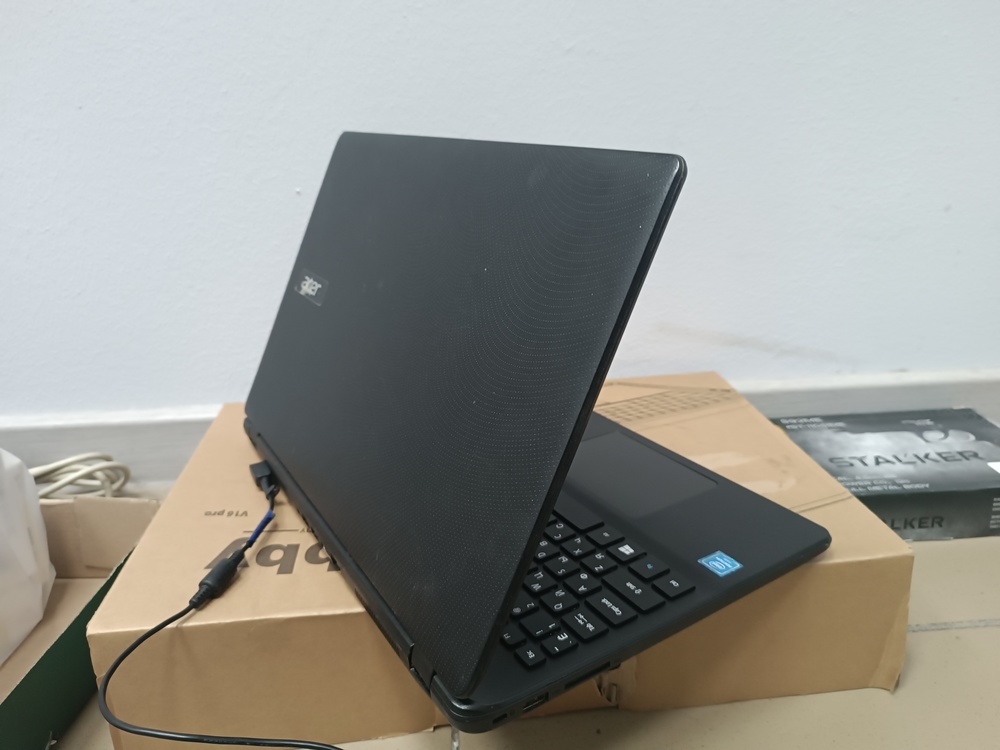 Ноутбук Acer ES1; Pentium 3556U, HD Graphics, 8 Гб, 1 Tb