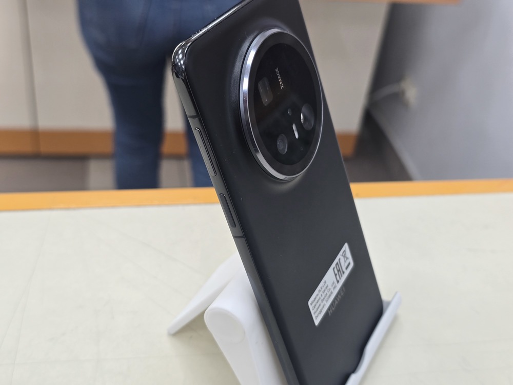 Смартфон Huawei Mate 70 Pro 12/512