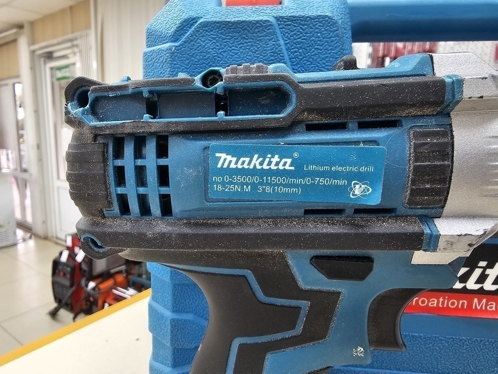 Шуруповерт Makita NO Name;