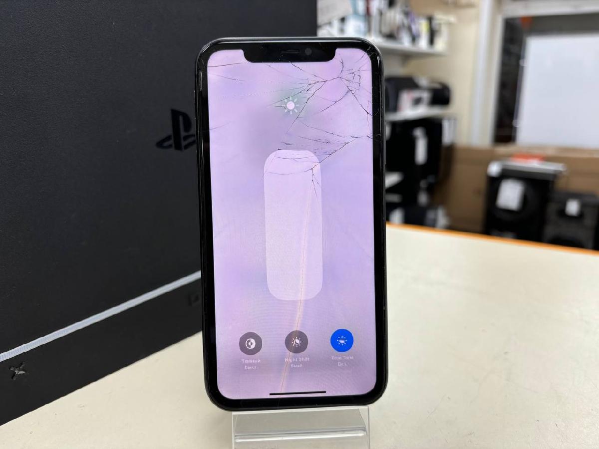 Смартфон Apple iPhone 11 64Gb