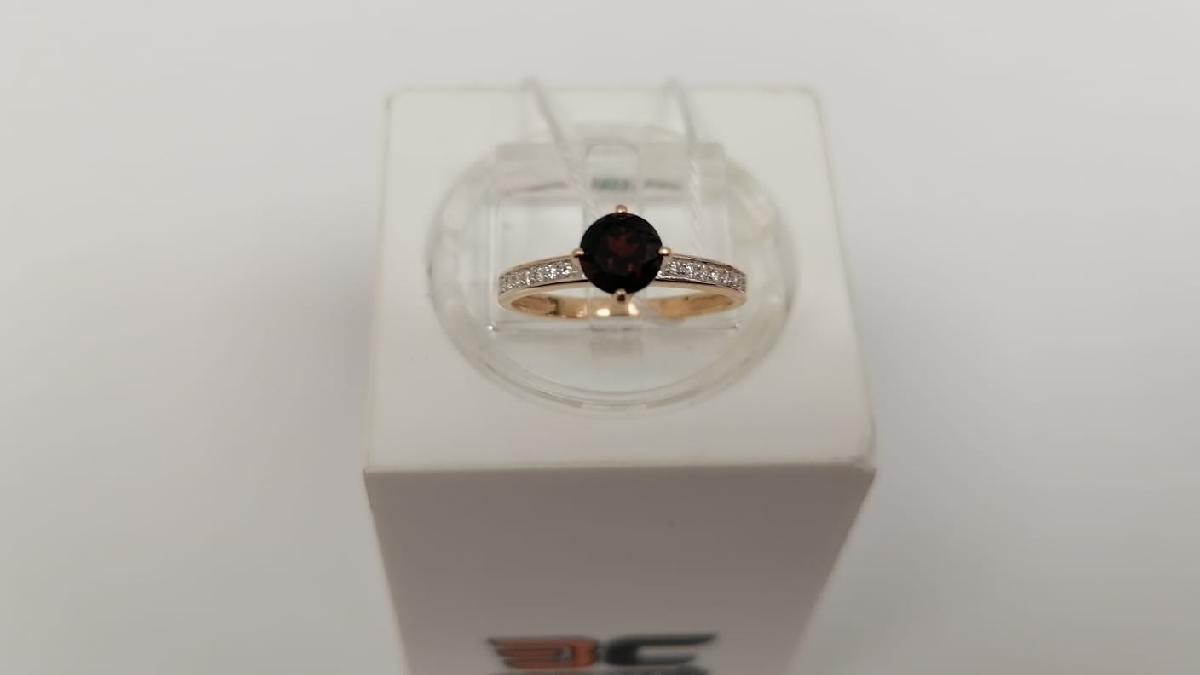 КОЛЬЦО С КАМНЯМИ (Au 585)