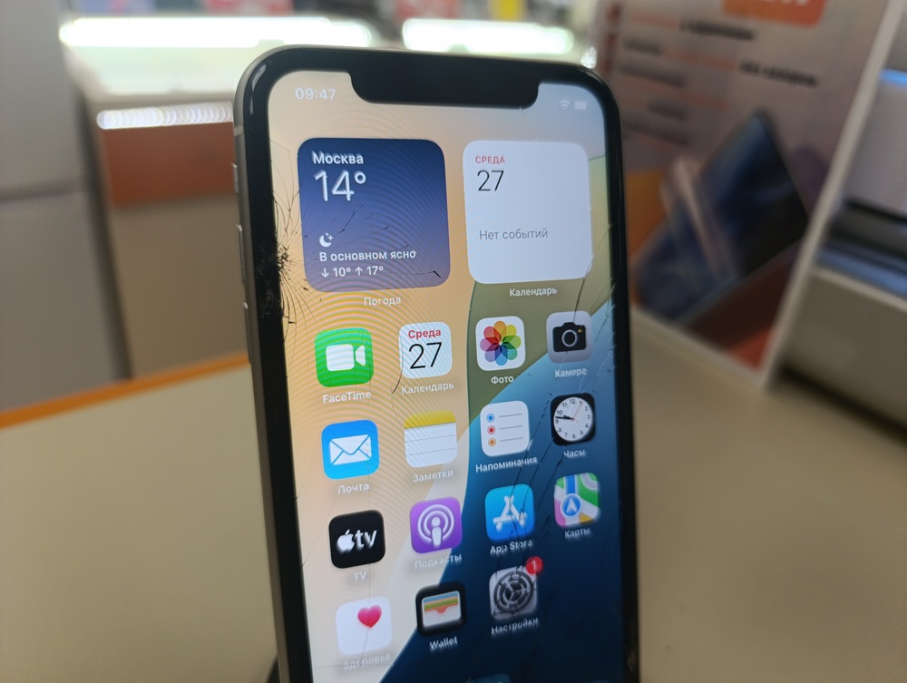 Смартфон Apple iPhone 11 64Gb