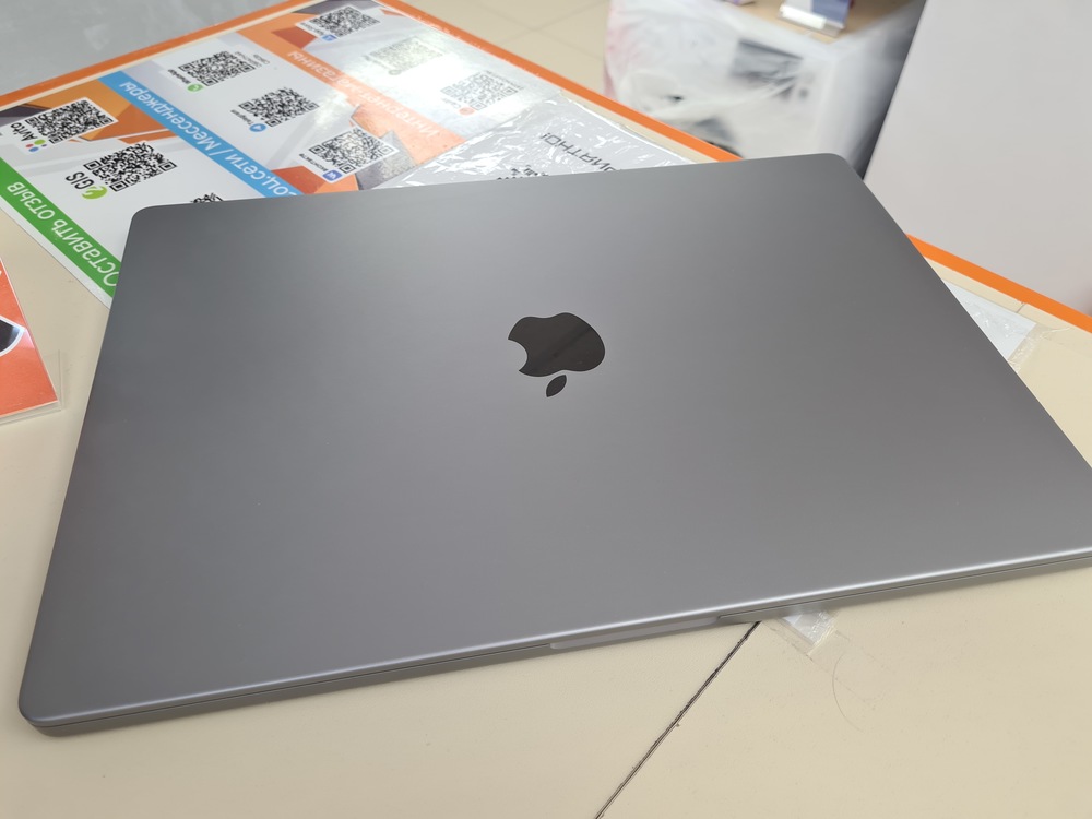 Ноутбук Apple MacBook Pro 16 (2021) A2485; M1 Max, Apple graphics, 32 Гб, 1 Tb, Нет