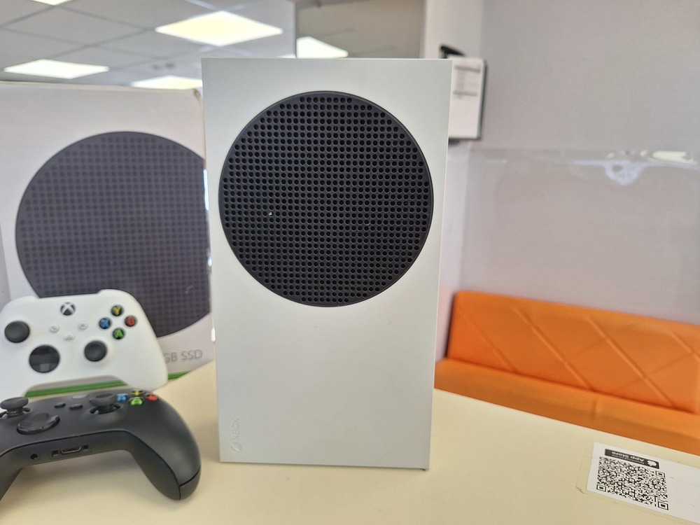 Игровая приставка Xbox Series S 512Gb SSD Игровая приставка Xbox Series S 512Gb SSD