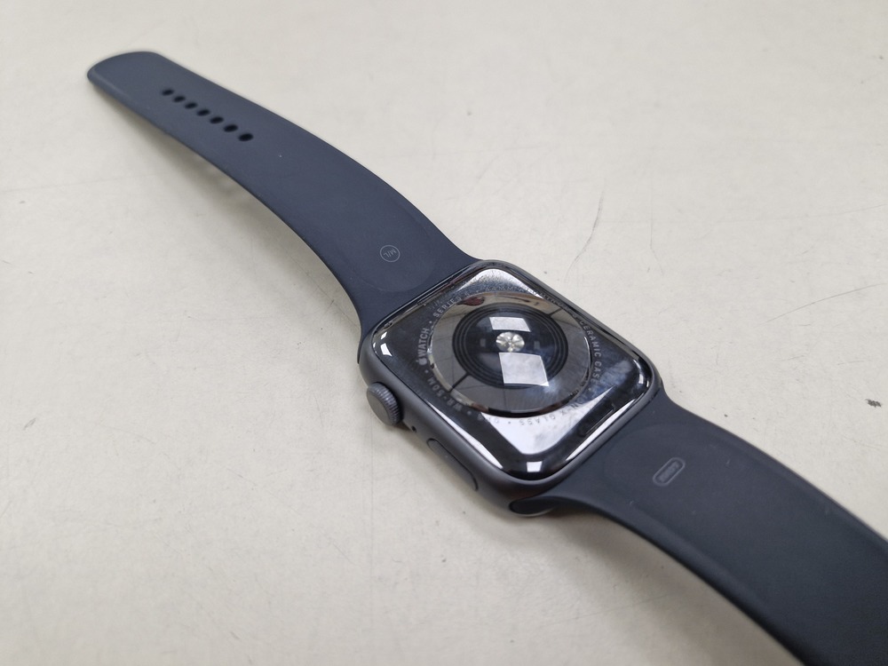 Смарт-часы Apple Watch Series 5 44 мм