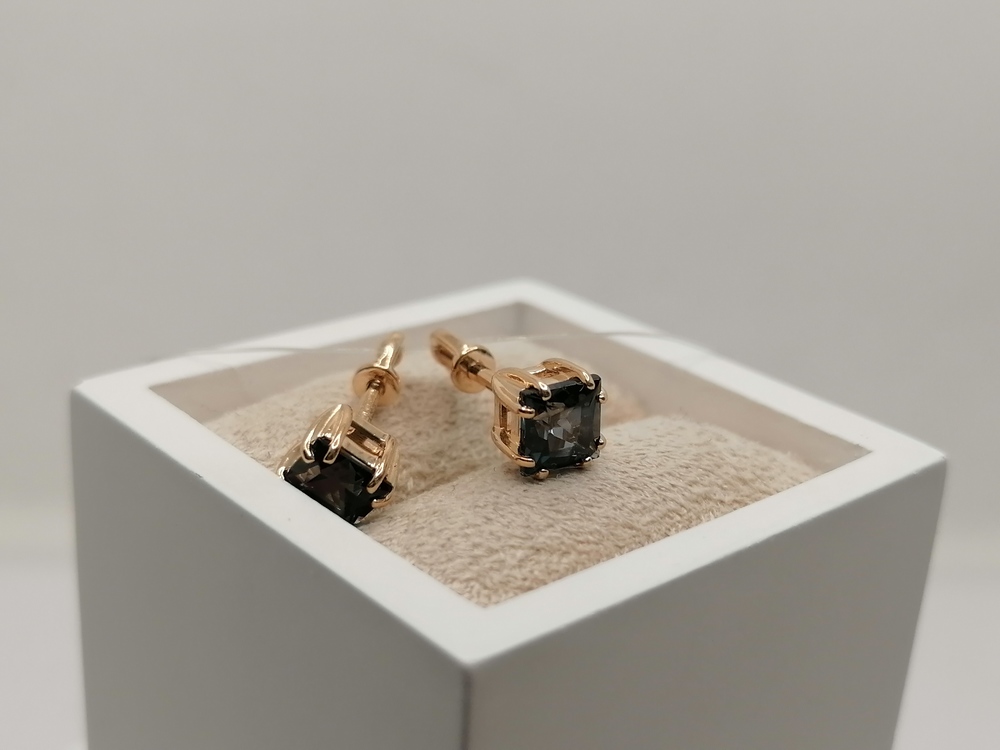 СЕРЬГИ ПУСЕТЫ с камнем (Au 585)