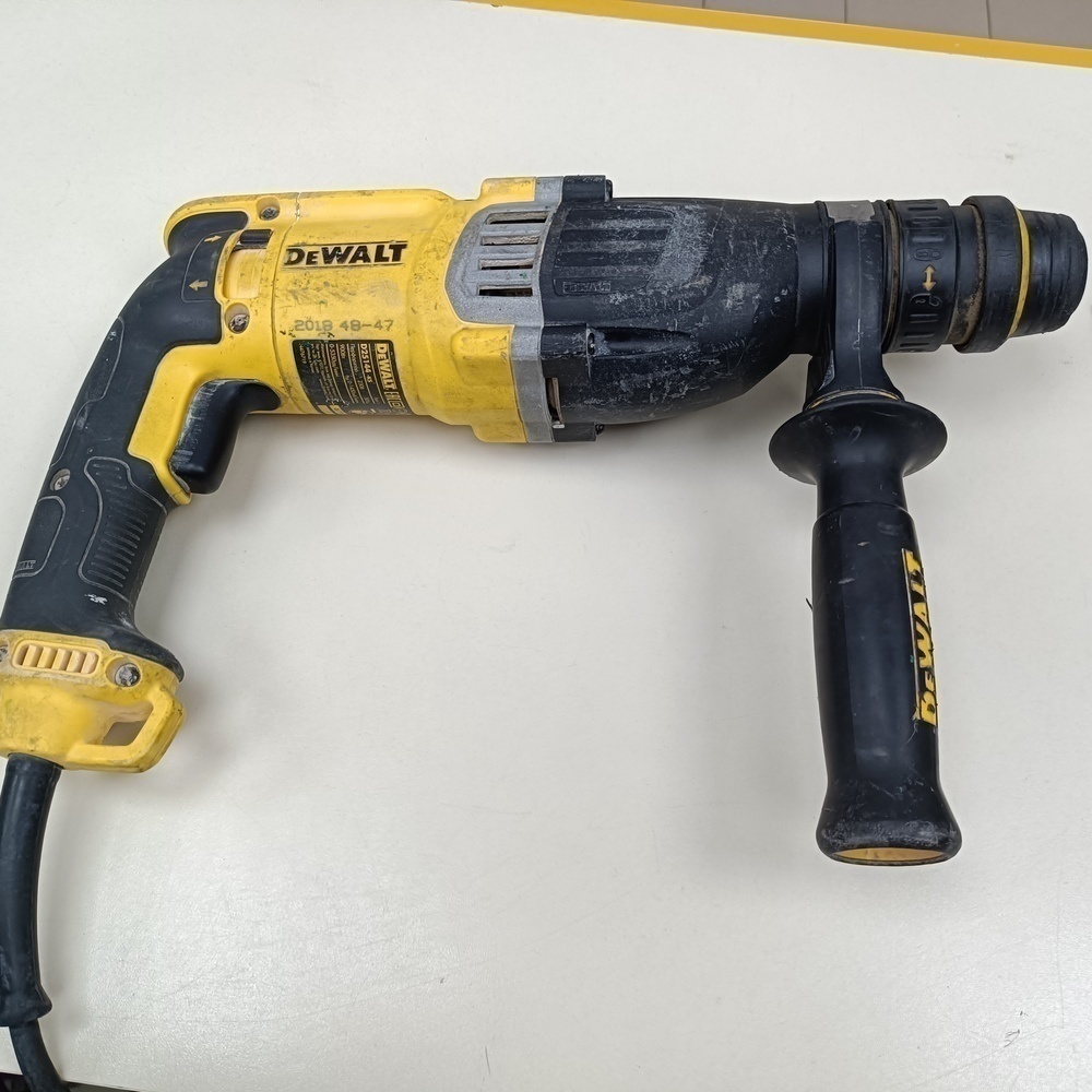 Перфоратор Dewalt D25144KS