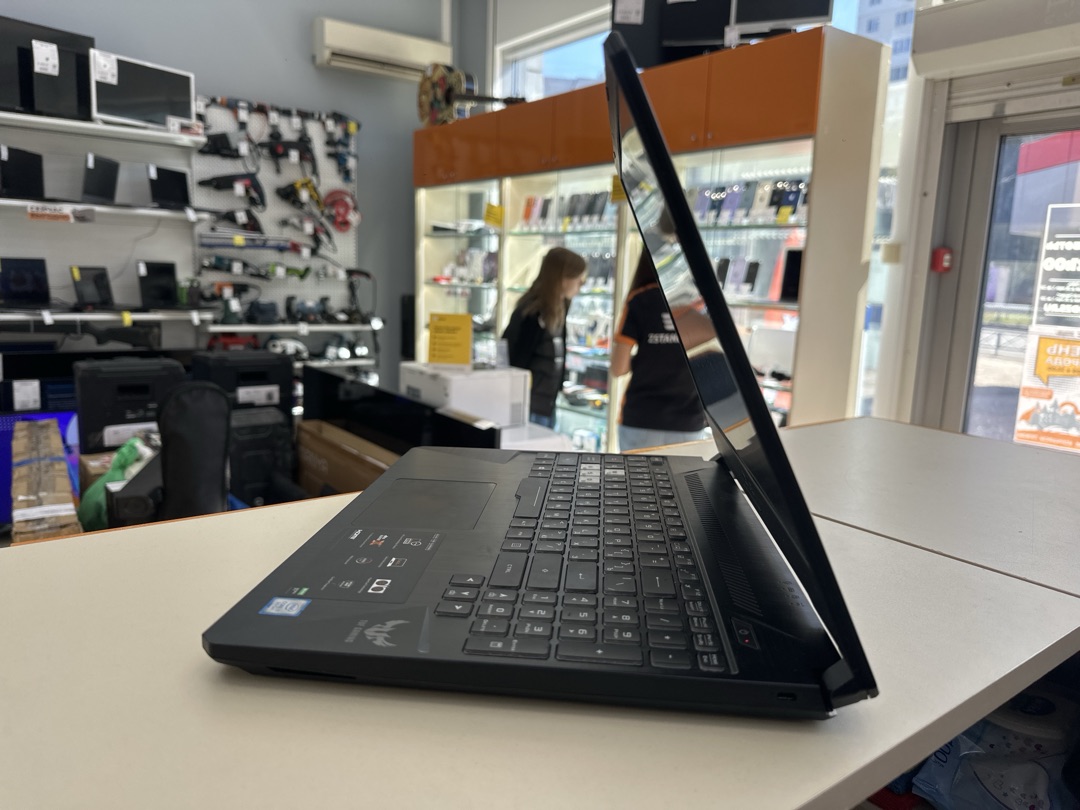Ноутбук ASUS; Core i7-9750H, GeForce GTX 1650, 8 Гб, 500 Гб, Нет