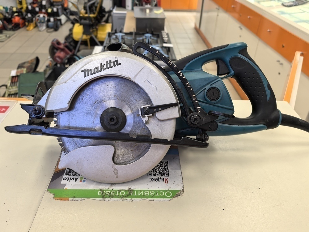 Дисковая пила Makita 5477NB