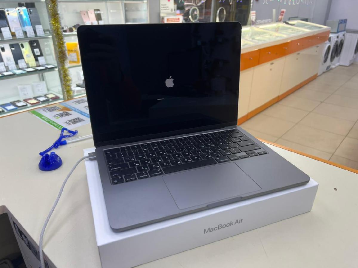 Ноутбук Apple MacBook Air 13 M2 8/256 (A2681)