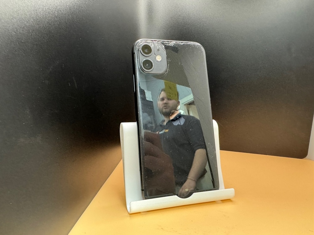 Смартфон Apple iPhone 11 64Gb
