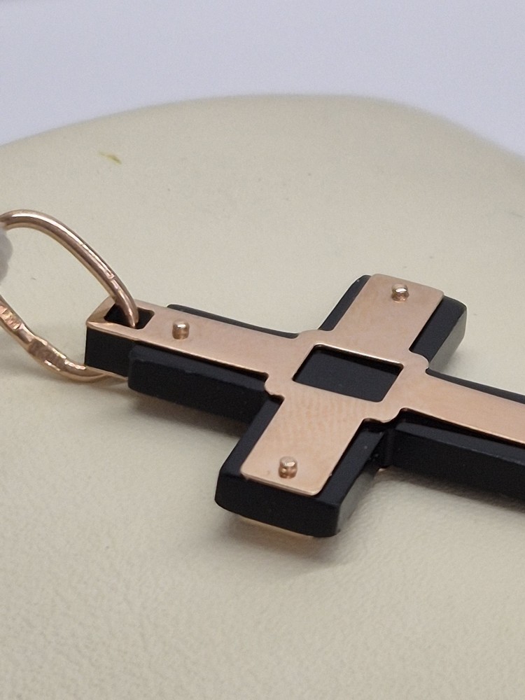 ПОДККИ585 ПОДВЕСКА КРЕСТ С КАМНЕМ (Au 585)