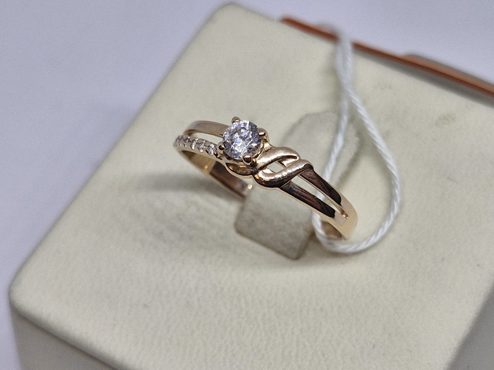 КОЛЬЦО С КАМНЯМИ (Au 585)