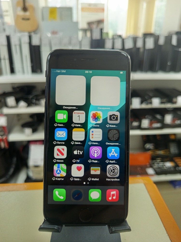 Смартфон Apple iPhone SE 2020 64Gb