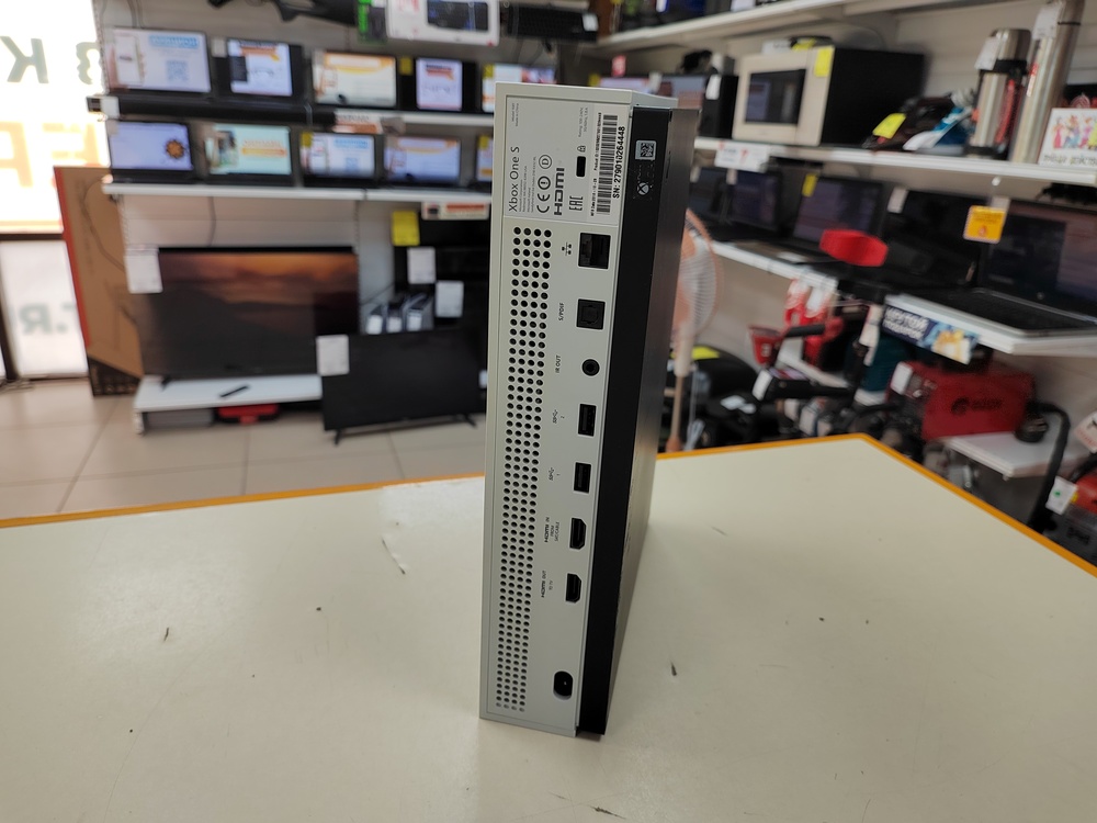 Игровая приставка Xbox One S 500Gb Игровая приставка Xbox One S 500Gb