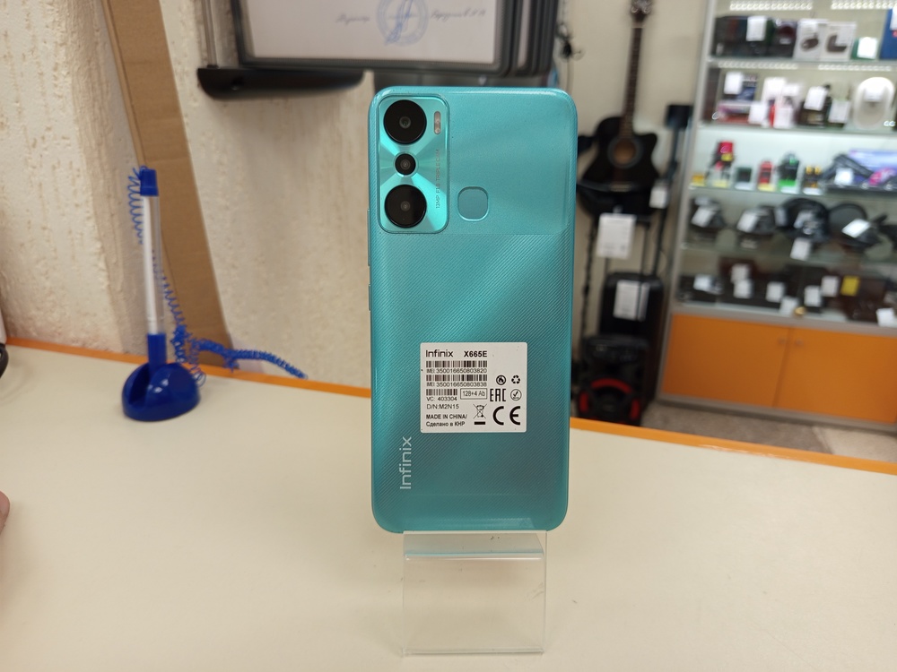 Смартфон Infinix HOT 20i 4/128