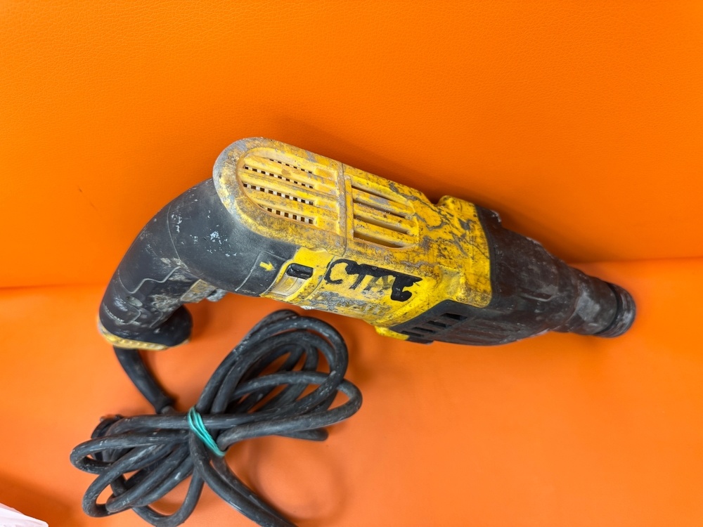Перфоратор Dewalt D25133-KS