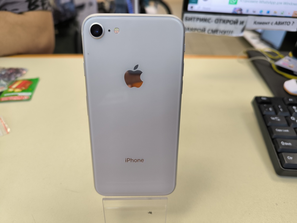 Смартфон Apple iPhone 8 64Gb
