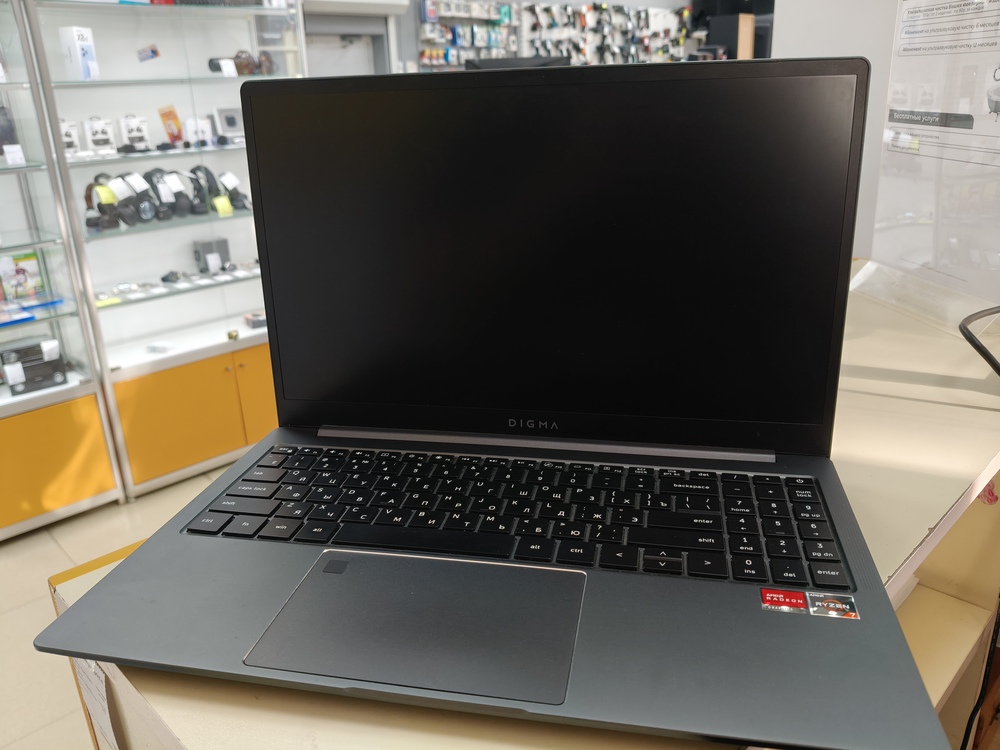 Ноутбук DIGMA pro sprint m; Ryzen 7 3700U, Radeon RX Vega 10, 8 Гб, 256 Гб, Нет