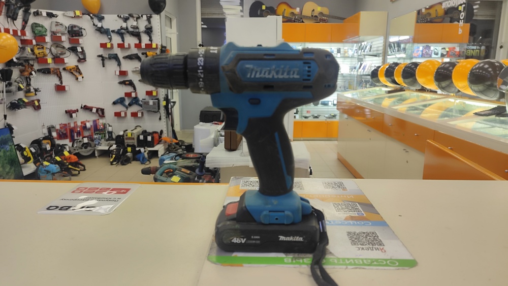 Шуруповерт Makita 330DWE