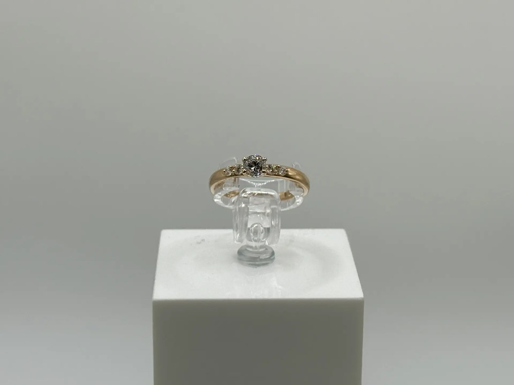 КОЛЬЦО С КАМНЯМИ (Au 585)