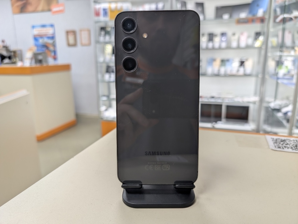Смартфон Samsung Galaxy S24 FE 8/256