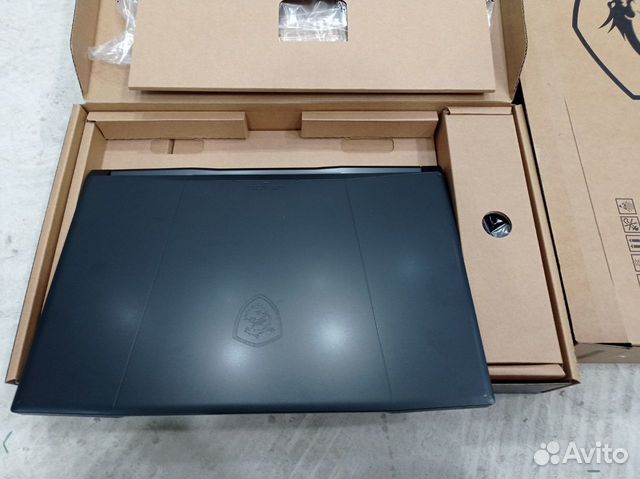 Ноутбук MSI; Core i5-11260H, GeForce RTX 3050, 16 Гб, 512 GB, Нет