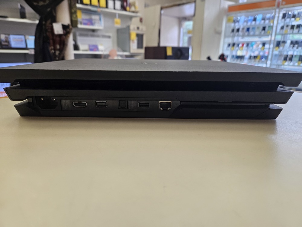 Игровая приставка PlayStation 4 Pro 1Tb