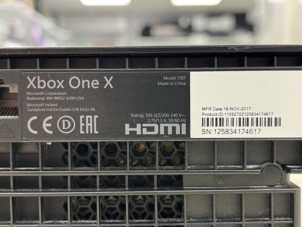 Игровая приставка Xbox One X 1Tb