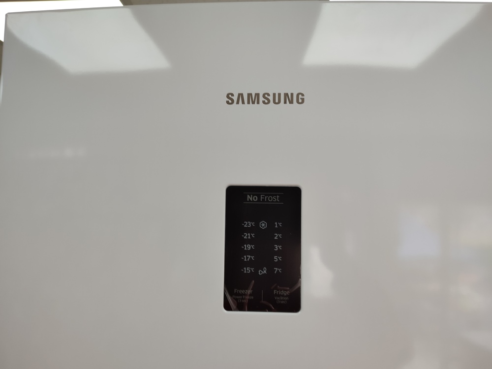 Холодильник Samsung RB37A5201WW