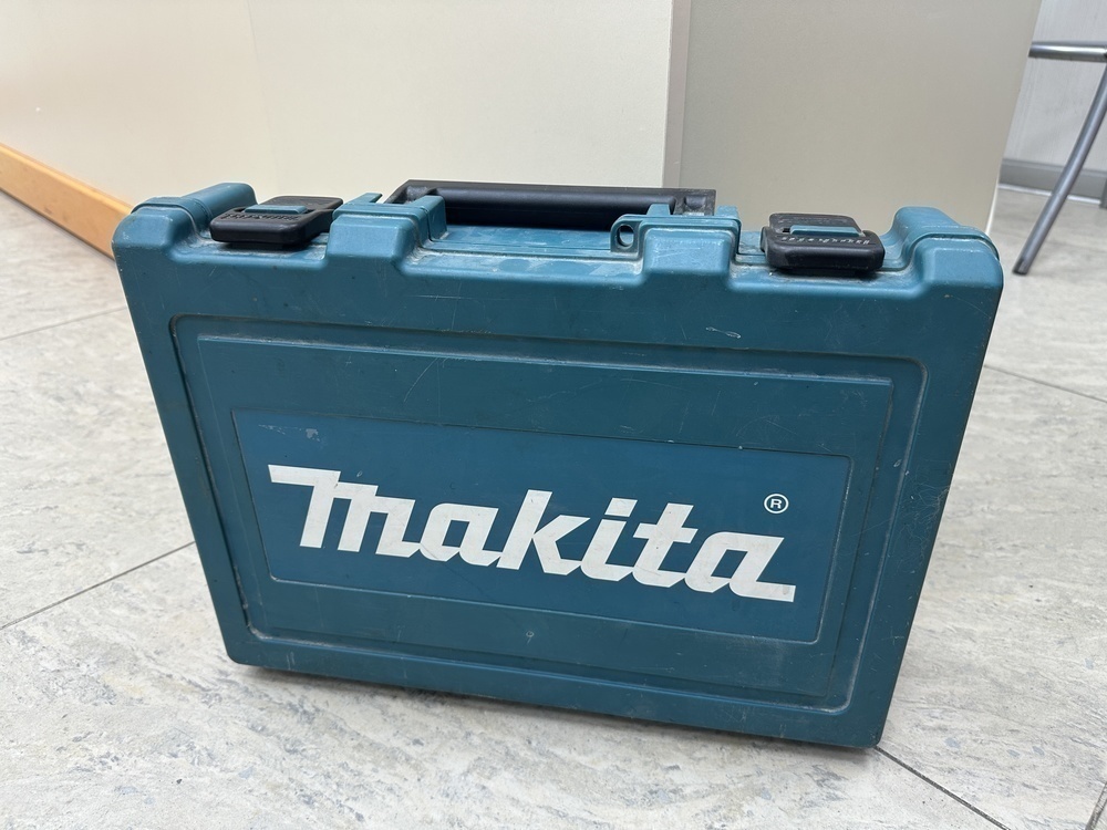 Перфоратор Makita HR2470