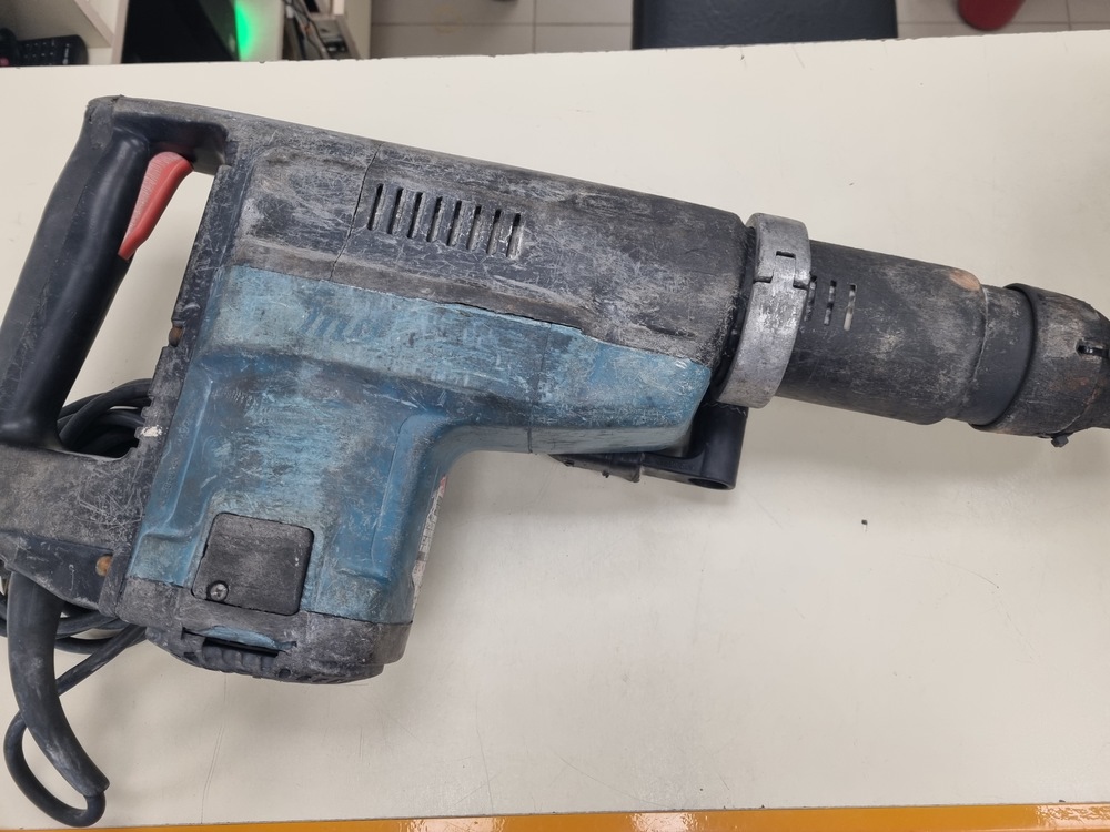 Отбойный молоток Makita HR5001C