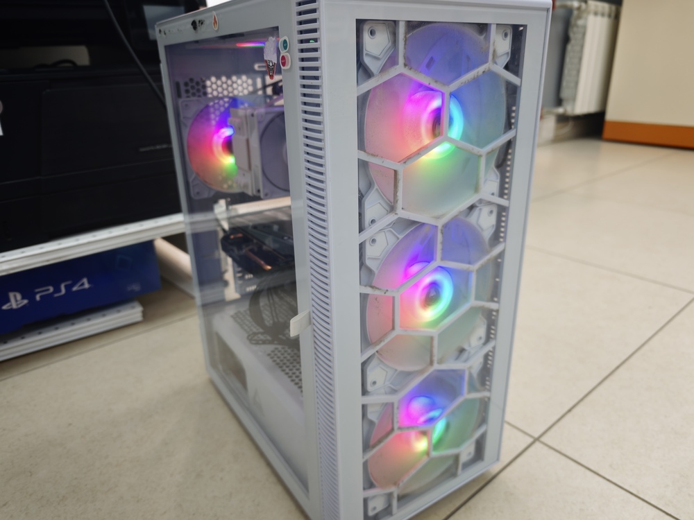 Системный блок Noname; Ryzen 5-5500, Radeon RX 7600, 32 Гб, 120 Гб, 1 Tb