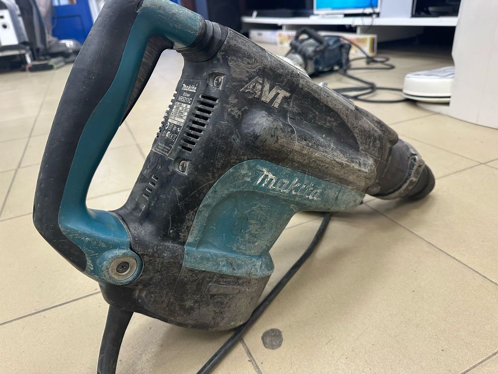 Отбойный молоток Makita HR5211C