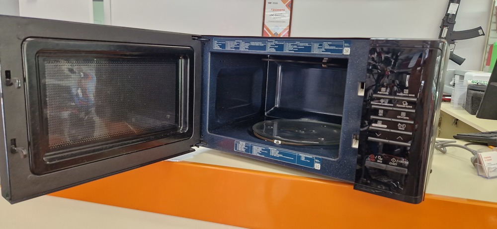 Микроволновая печь Samsung MG23K3573AK
