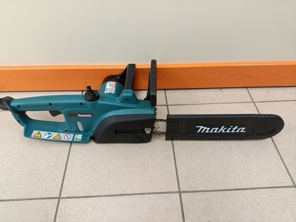 Электропила Makita UC3510A