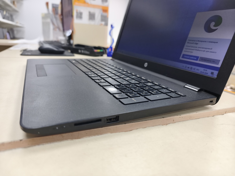 Ноутбук HP 15-RB012UR; E2-9000e, AMD Radeon (TM) Graphics, 4 Гб, Нет, 500 Гб