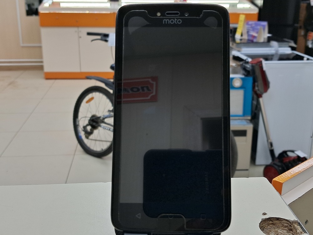 Смартфон Motorola Moto C