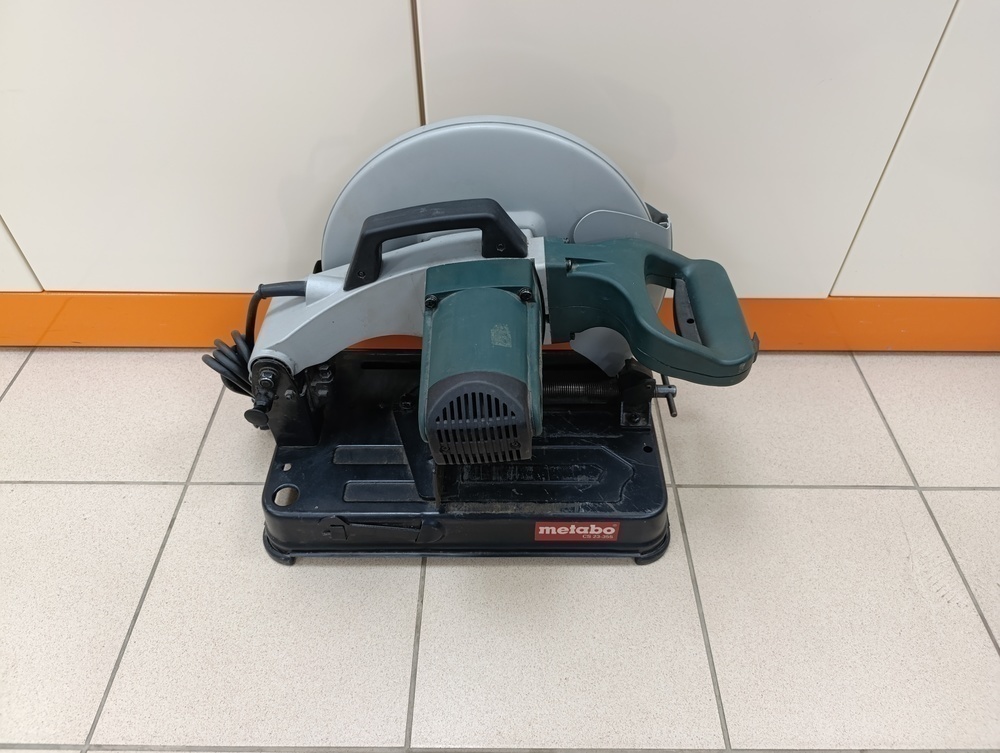 Торцовочная пила Metabo CS23-355