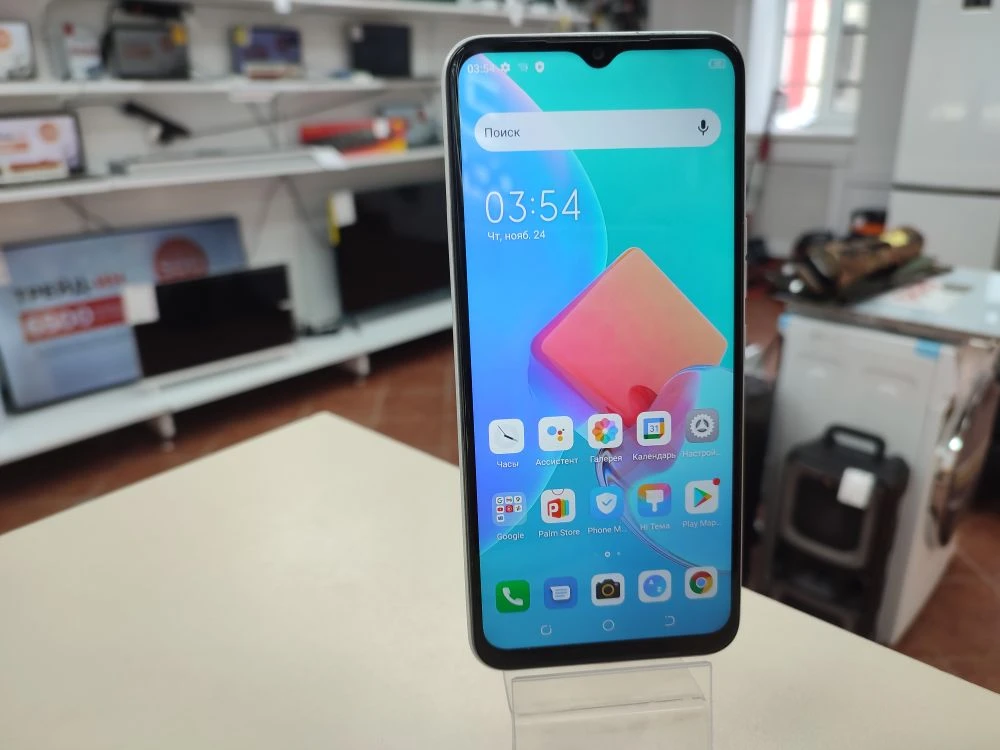 Смартфон Tecno Spark 8C 4/64